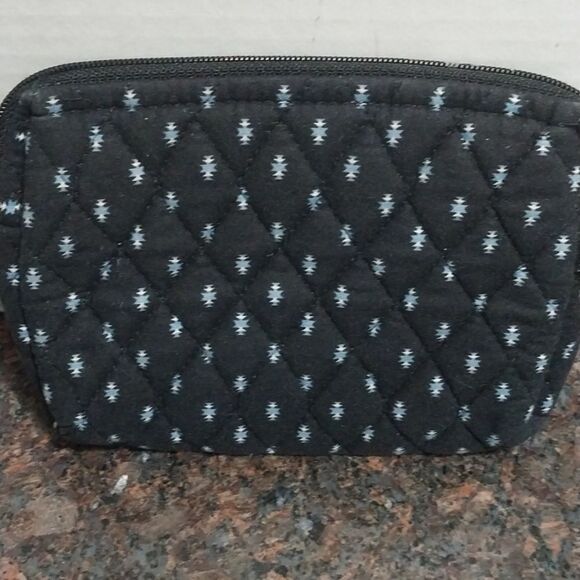 VERA BRADLEY Floral WRISTLET  and Free Quilted Women's Cosmetic Case.  EUC - Picture 11 of 11